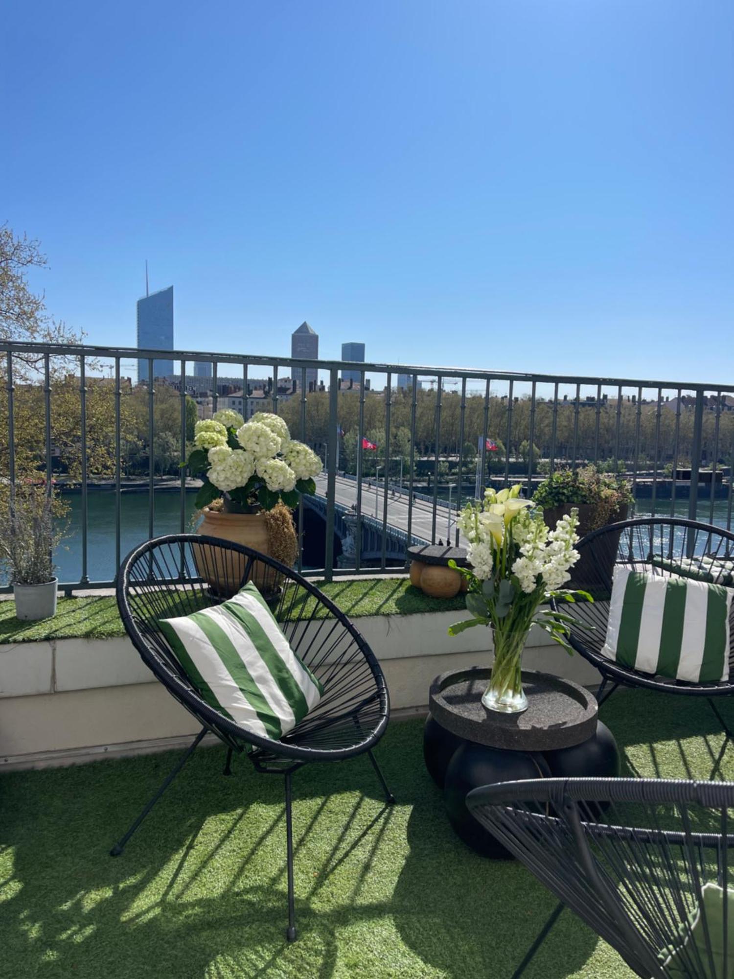 Apartamento Coeur De Lyon Avec Terrasse Et Jacuzzi Exterior foto